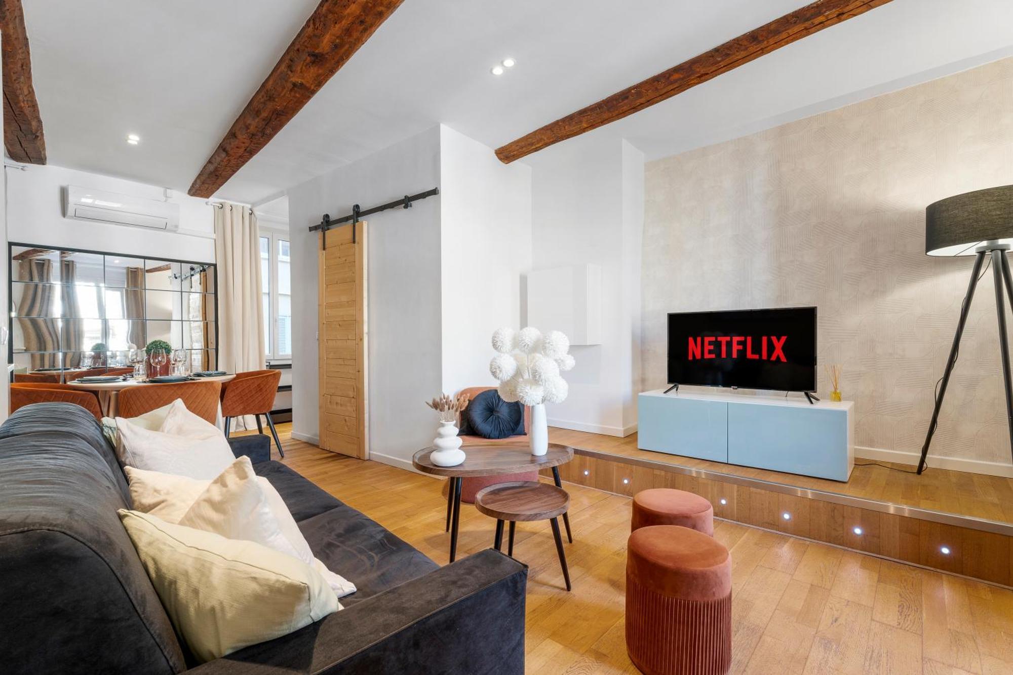 Renting - 9b Massena - Chic Escape In The Heart Of Comfort & Charm ! Appartamento *