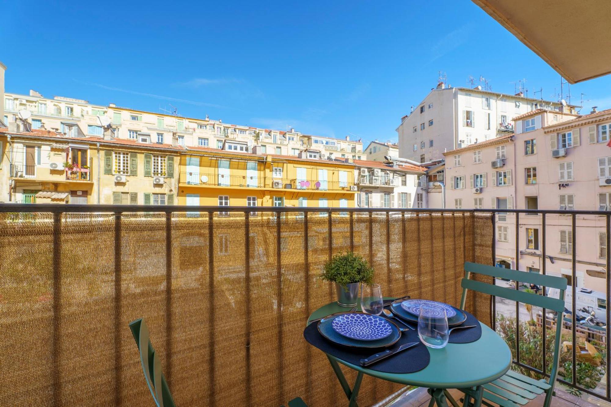 Renting - 9b Massena - Chic Escape In The Heart Of Comfort & Charm ! Appartamento