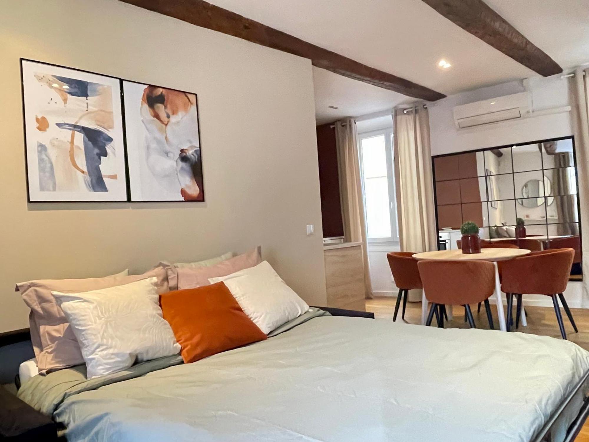 Renting - 9b Massena - Chic Escape In The Heart Of Comfort & Charm ! *